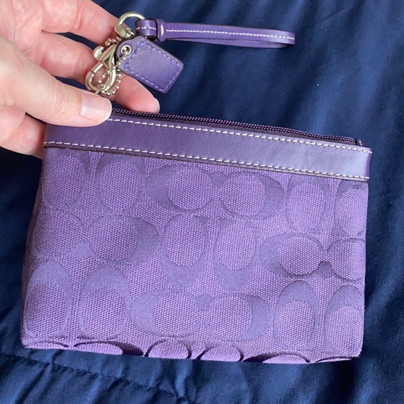 EUC Coach Wristlet - Picture 3 of 3
